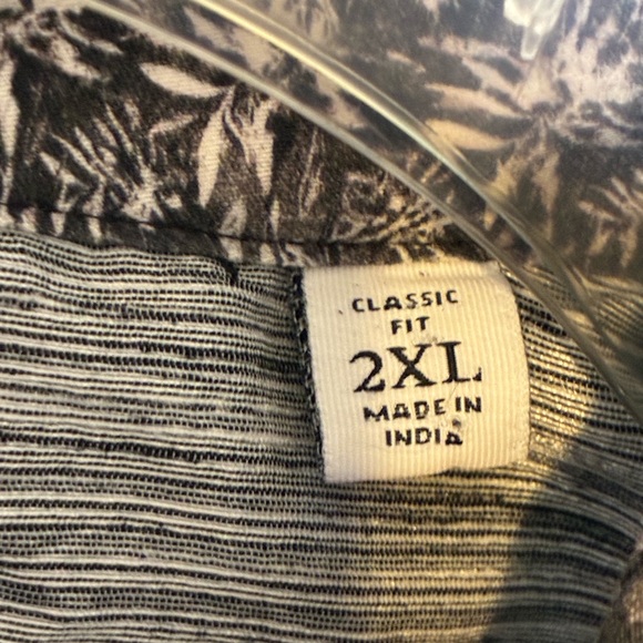 Robert Graham Shirt Mens 2XL Classic Short Sleeve Allover Print Button Up - Picture 6 of 11